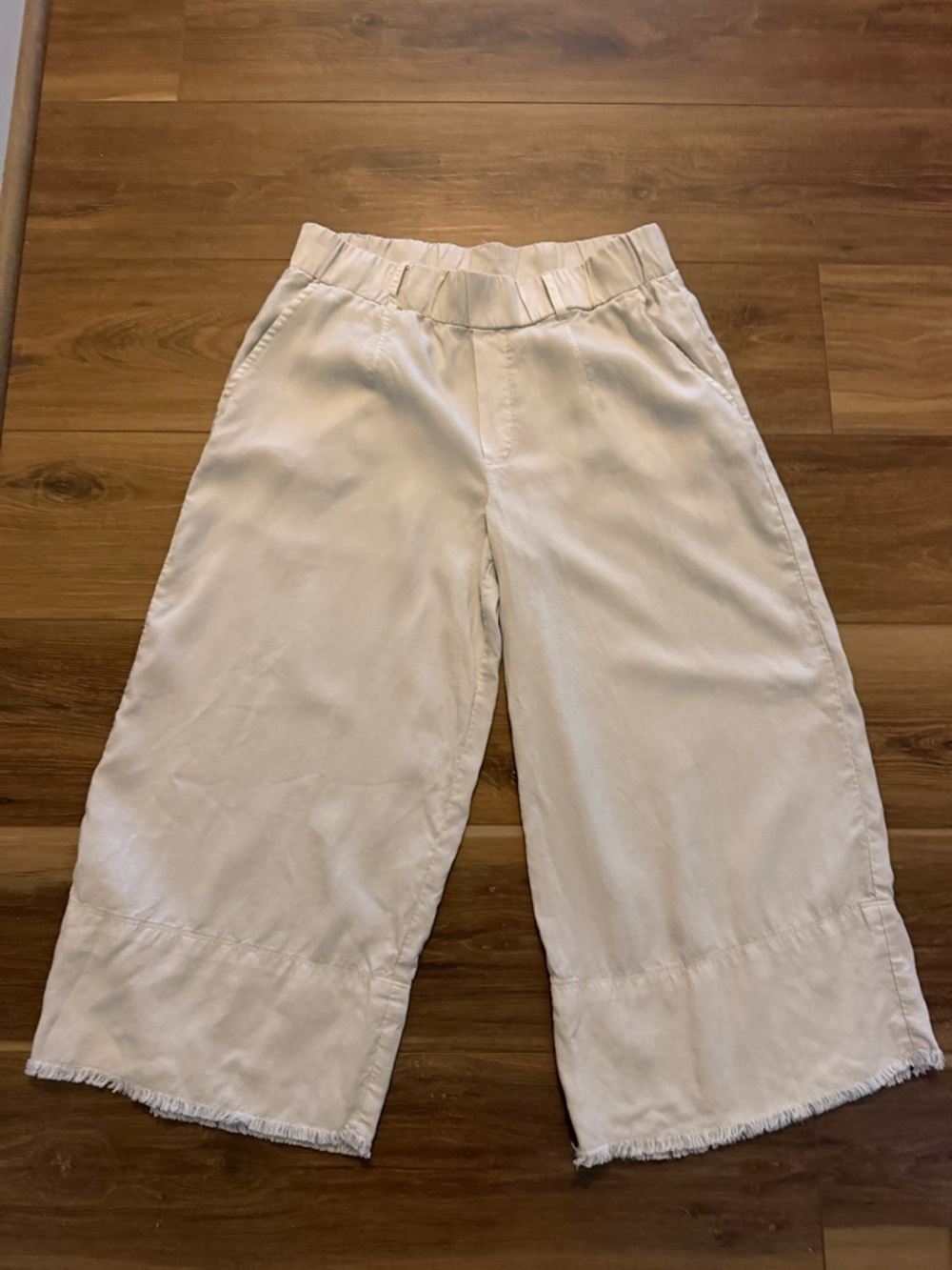 Cloth & Stone Off White Wide Leg Crop Pants size small 100% tencel